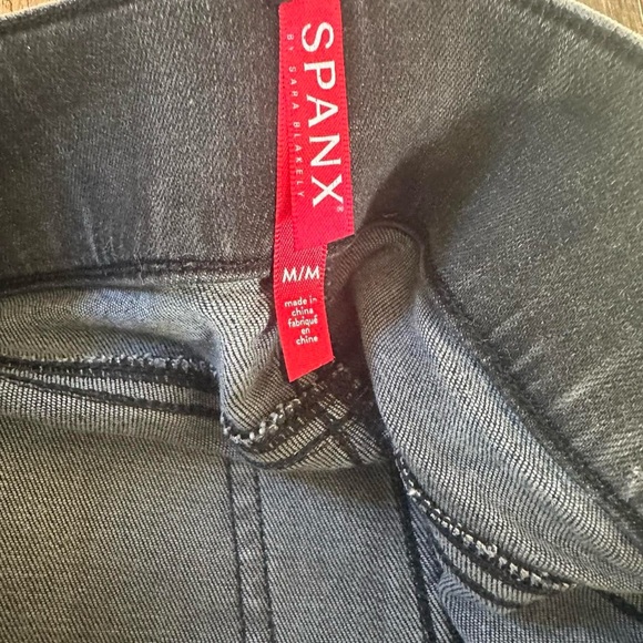 Small Black distress Spanx Shape wear capri denim jeggings - Picture 3 of 9